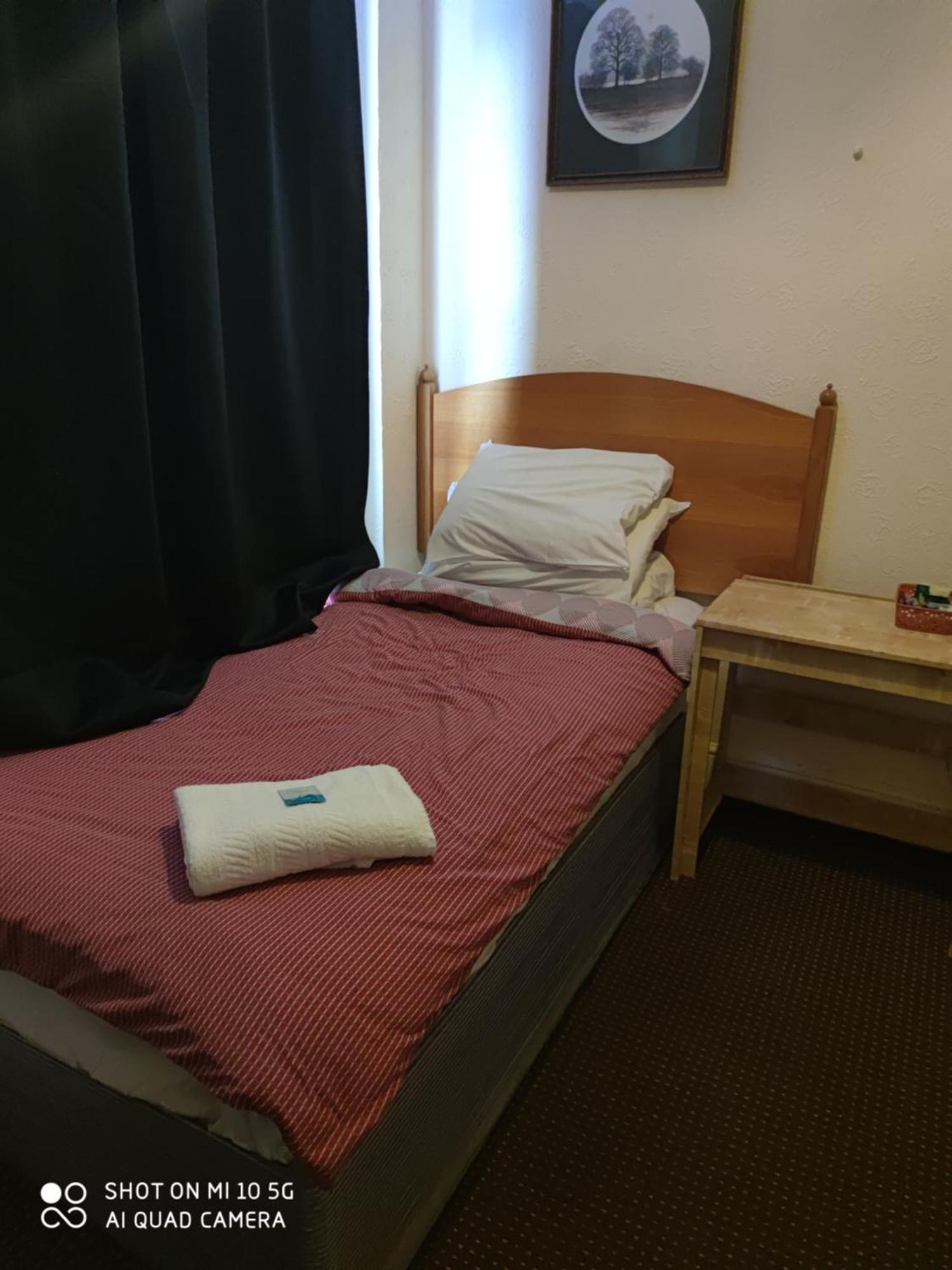 Sussex Lodge Guest House สลาว ภายนอก รูปภาพ