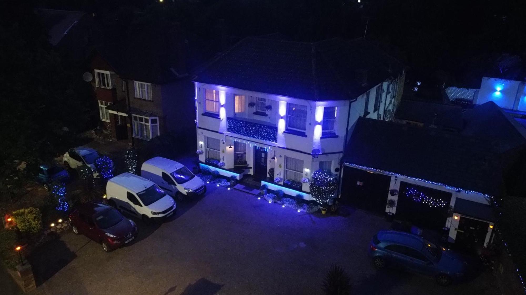 Sussex Lodge Guest House สลาว ภายนอก รูปภาพ
